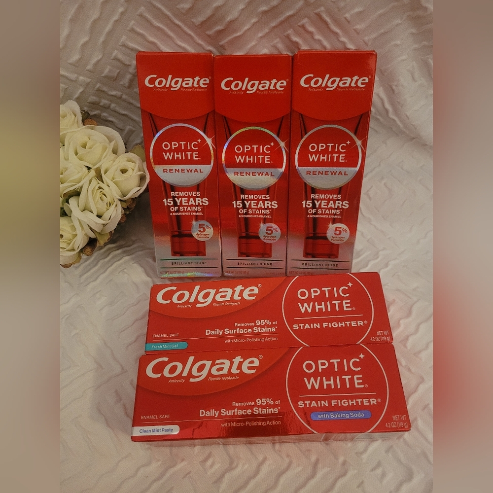 🆕️Optic White Renewal Toothpaste - Red